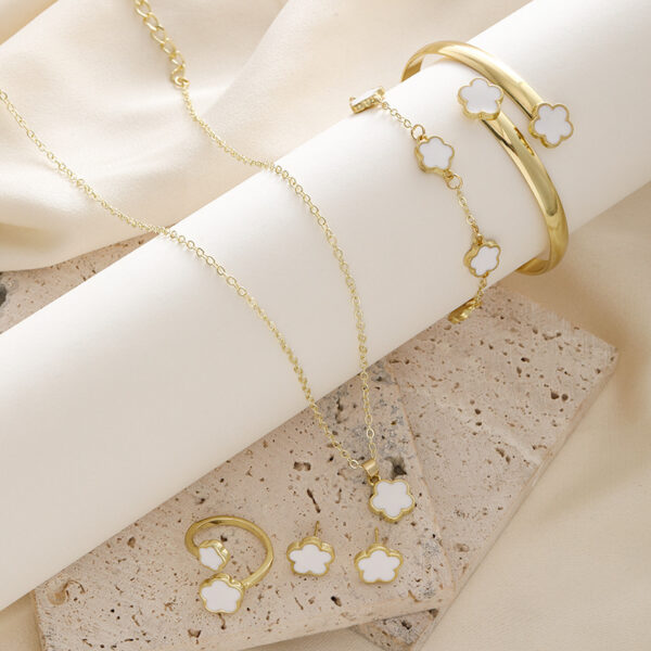 Parthenocissus Grass Jewelry Suit Simple Drop Oil Lucky Flower Necklace 5-piece Set - Image 4