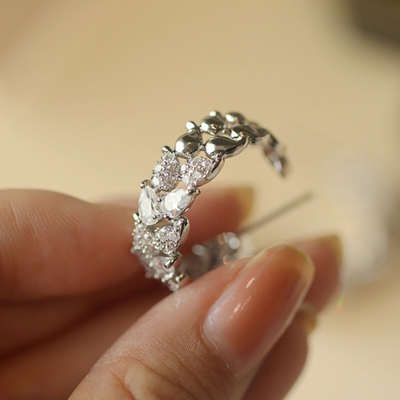 Women's Fashion Versatile Fashionable Exquisite High-grade Earrings - Image 3