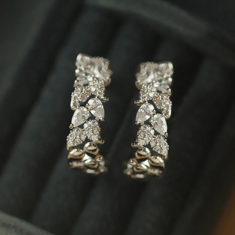 Women's Fashion Versatile Fashionable Exquisite High-grade Earrings - Image 5