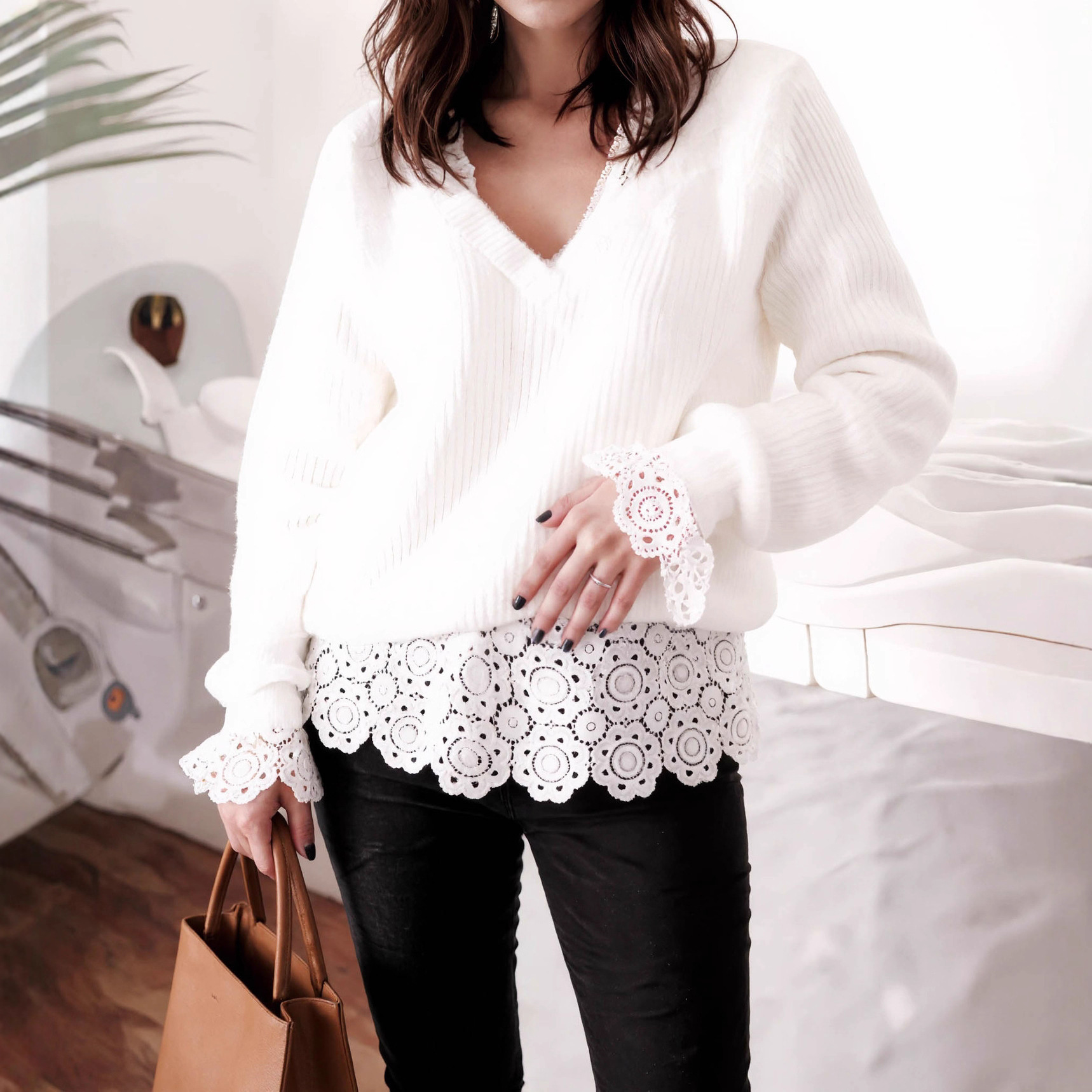 Elegant Elegant V-neck Loose Stitching Lace Sweater - Image 3