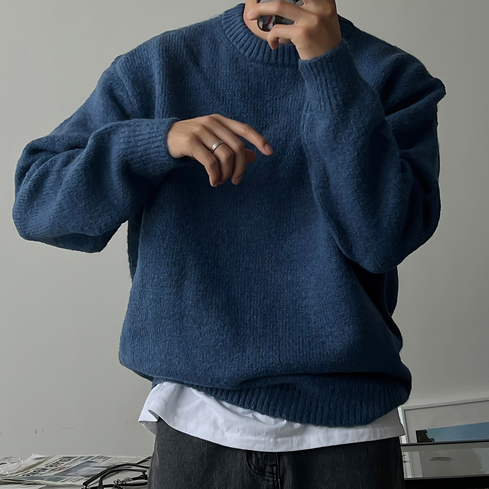 Solid Color Drop-shoulder Round Neck Sweater Men's Warm Thickened Sweater - Image 7