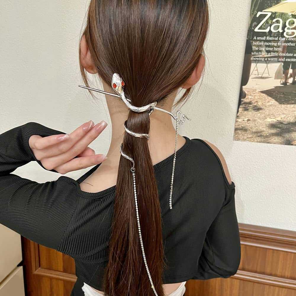 National Style New Chinese Style Winding Snake-shaped Diamond Hairpin - Image 4