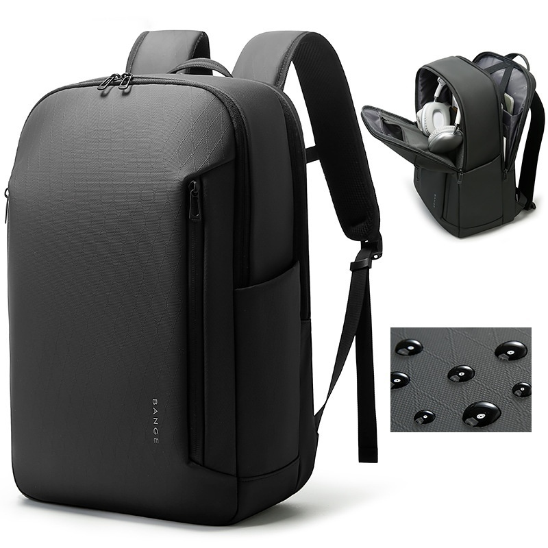 Men's Lightweight And Large Capacity Backpack - Image 5