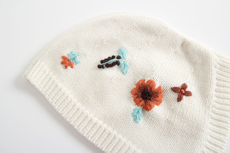 Embroidered one-piece baby girl triangle romper - Image 5