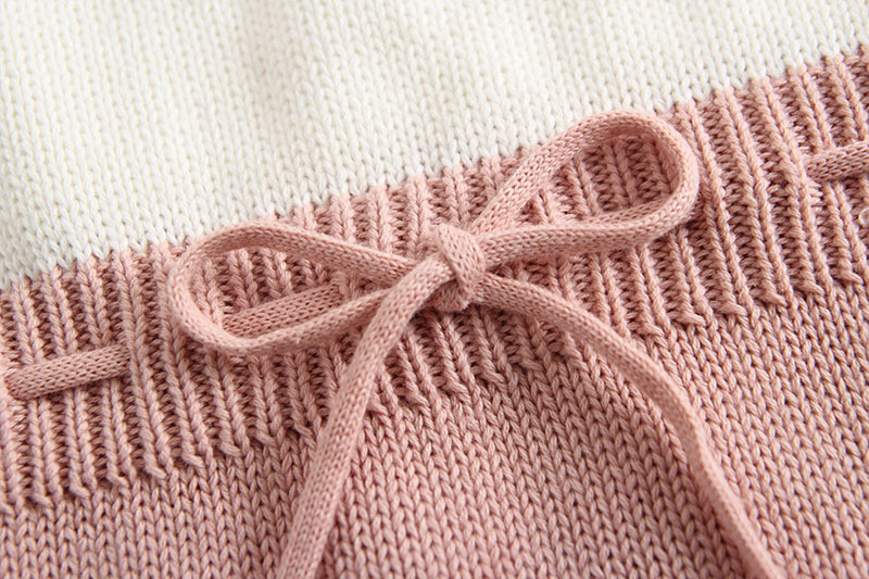 Embroidered one-piece baby girl triangle romper - Image 3