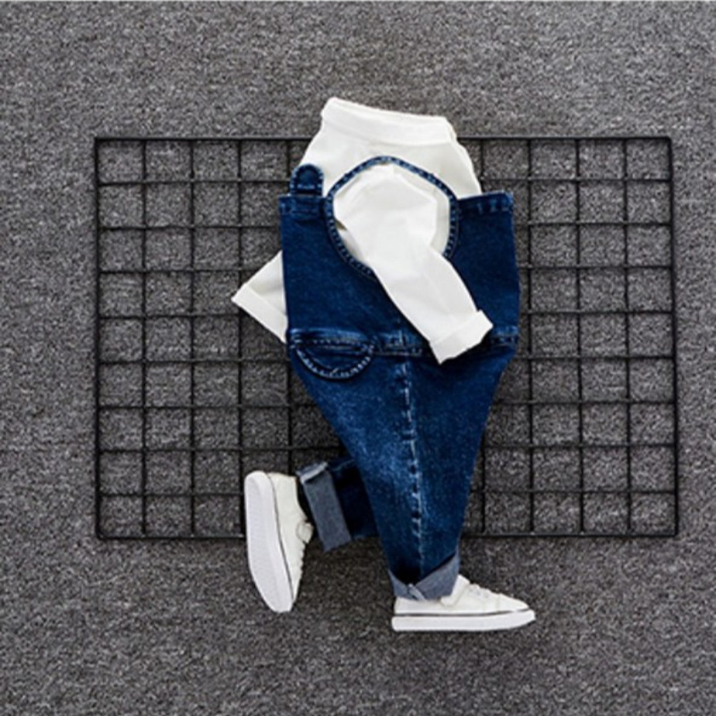 Baby autumn set 1 a 3 year old baby boom fall clothes Denim Bib two piece set of infants and young children.