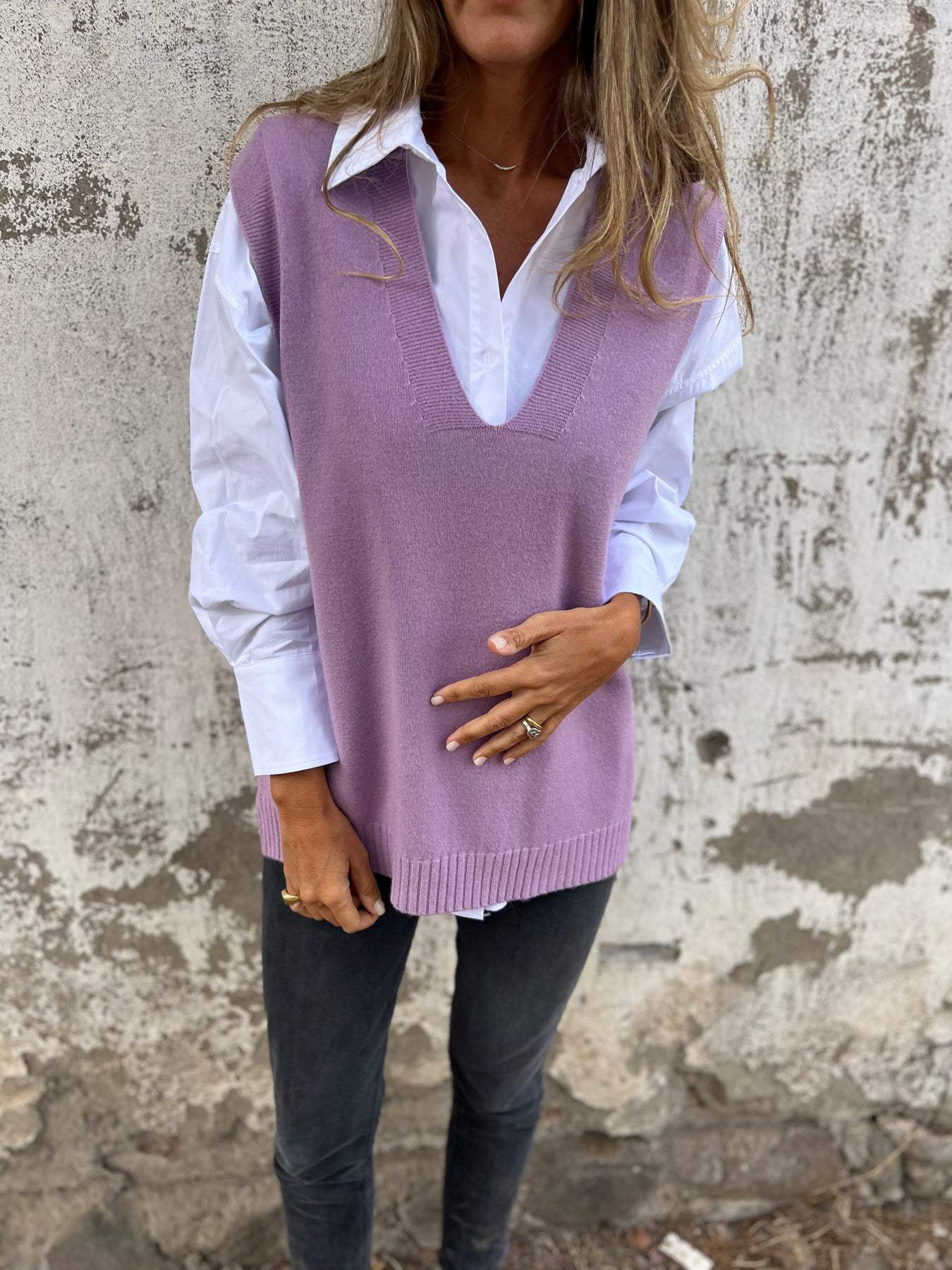 Women's V-neck Knitted Sweater Vest - Image 3