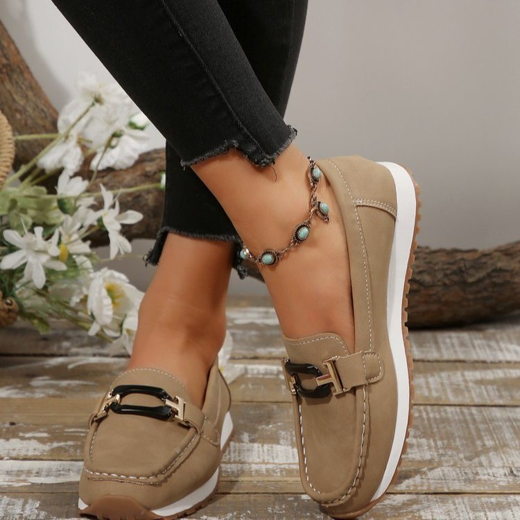 Women's Platform Metal Chain Casual Sneaker - Image 5